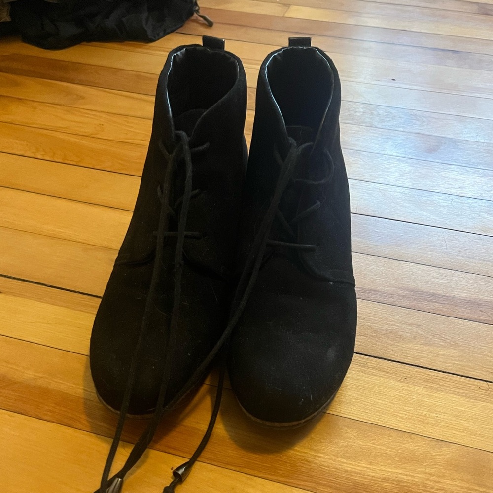 Women’s Wedge Shoes